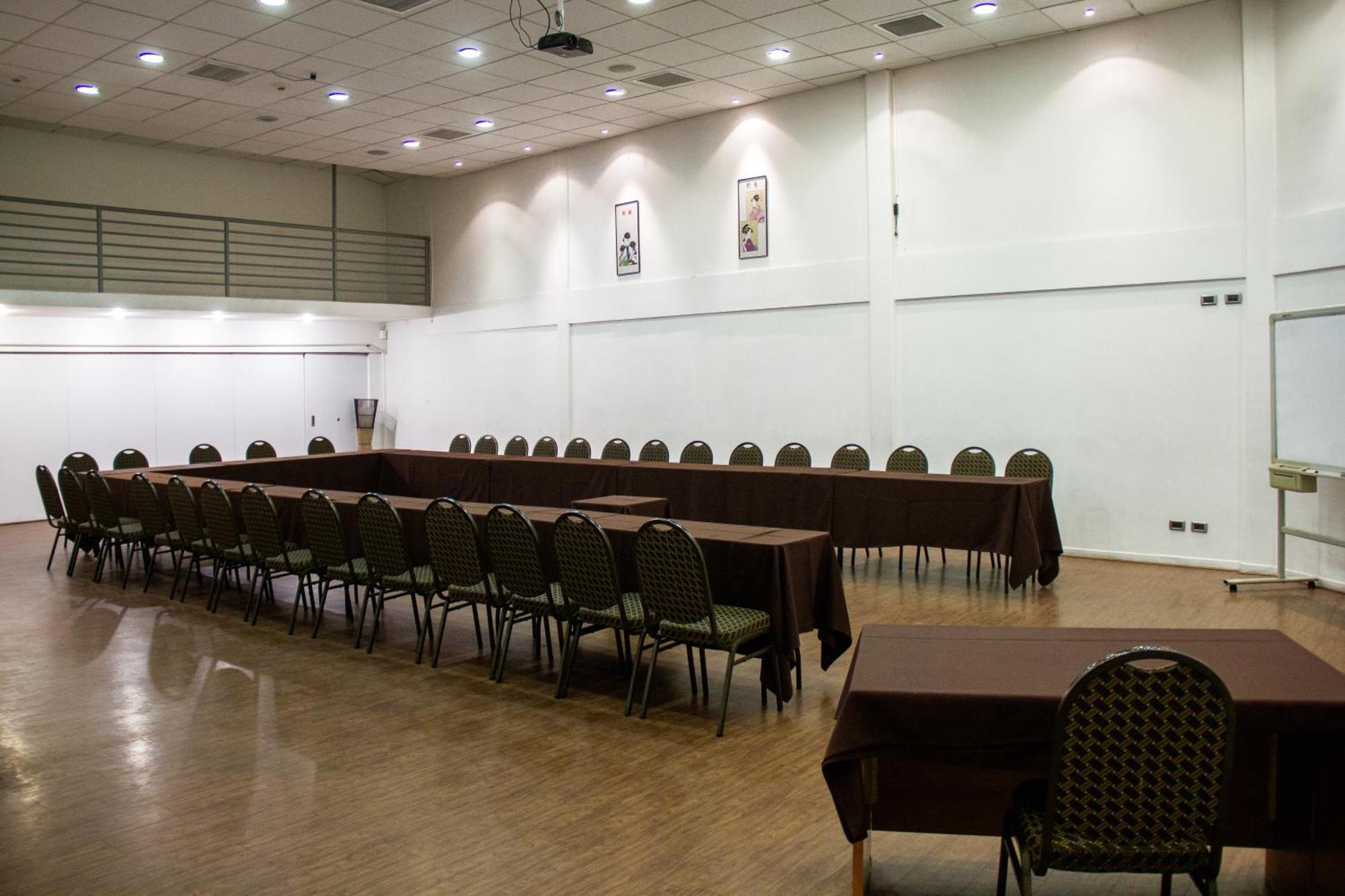 סנטיאגו Hotel Nippon Y Centro De Eventos מראה חיצוני תמונה