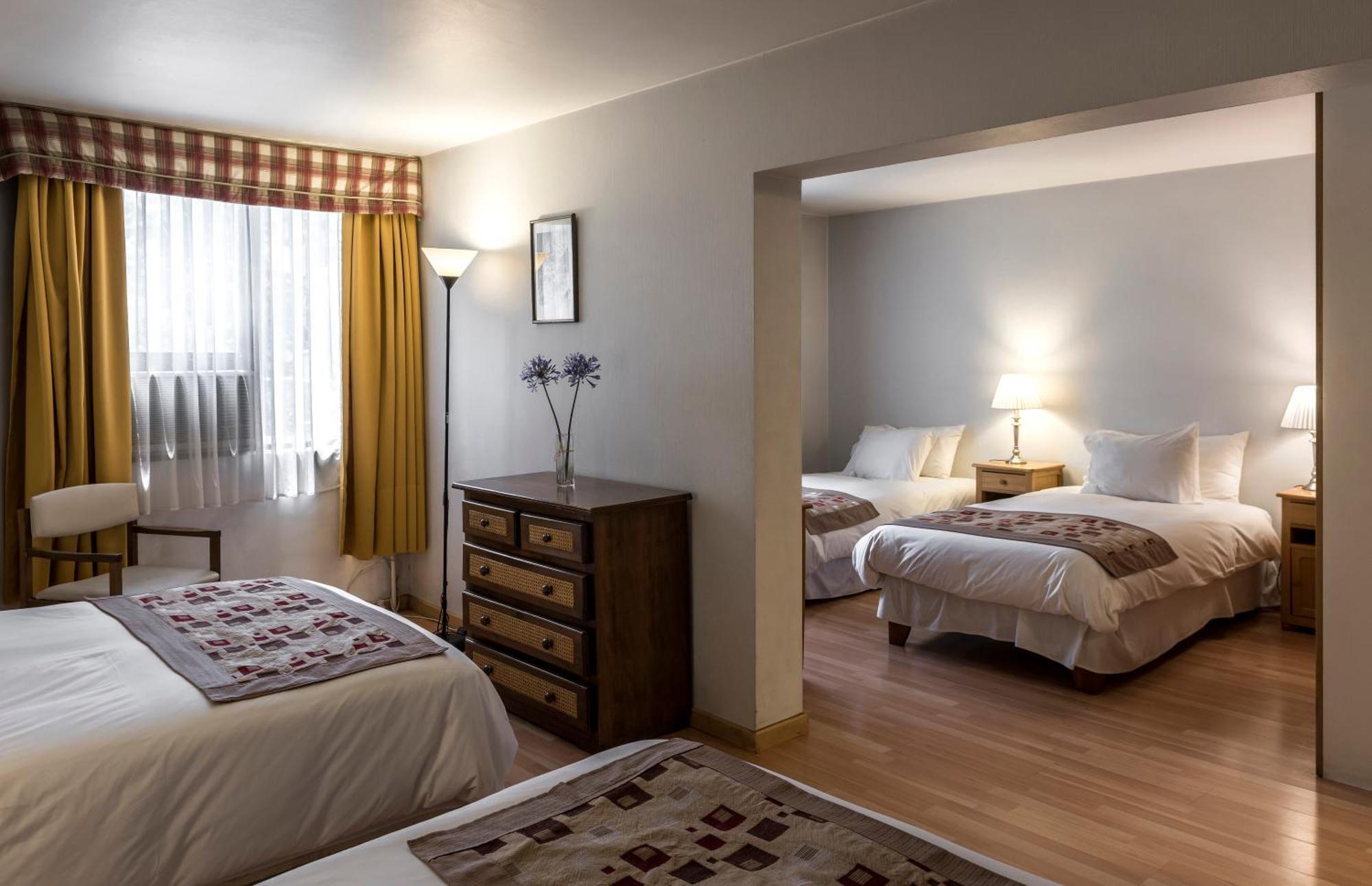 סנטיאגו Hotel Nippon Y Centro De Eventos מראה חיצוני תמונה