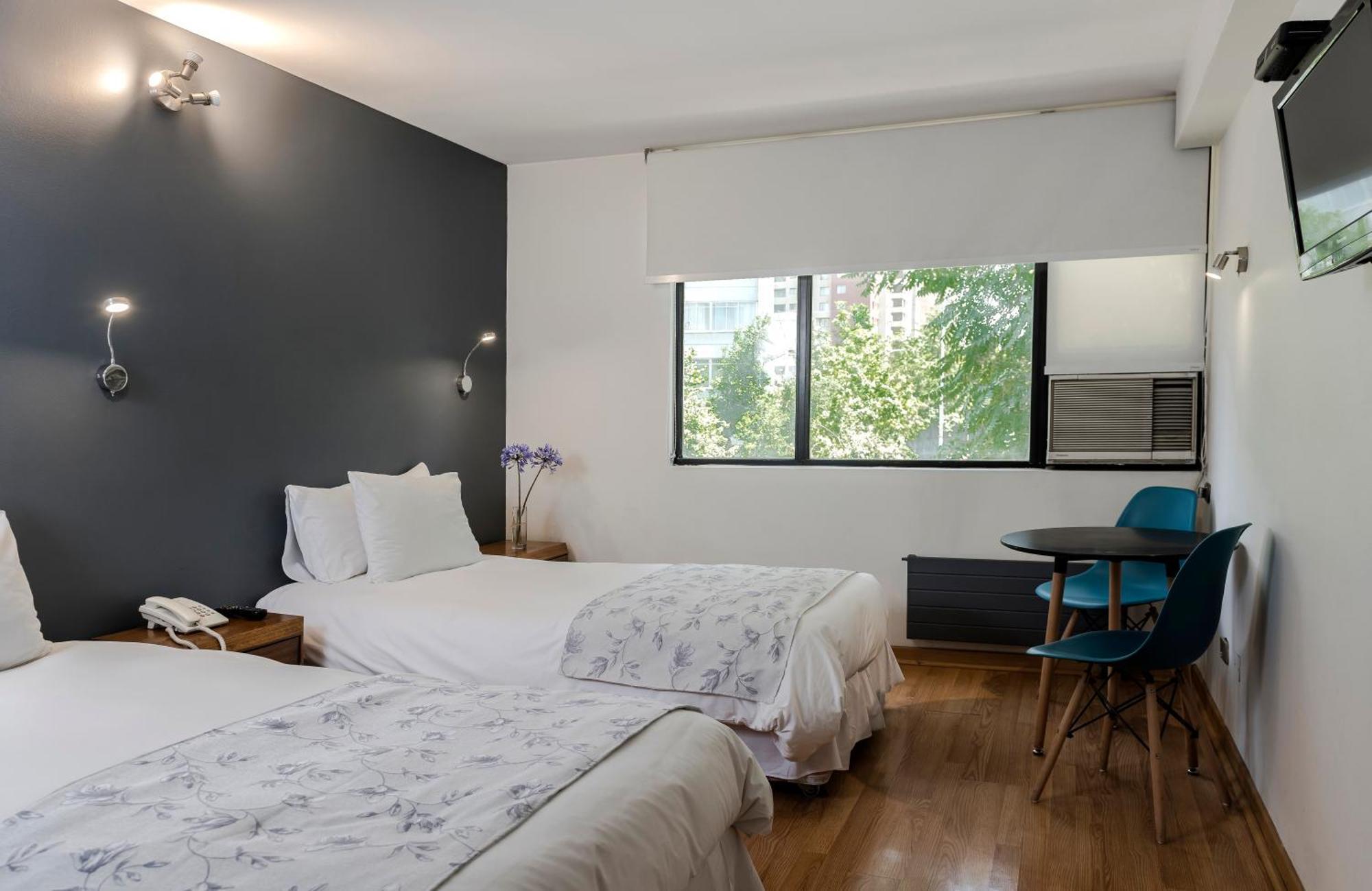 סנטיאגו Hotel Nippon Y Centro De Eventos מראה חיצוני תמונה