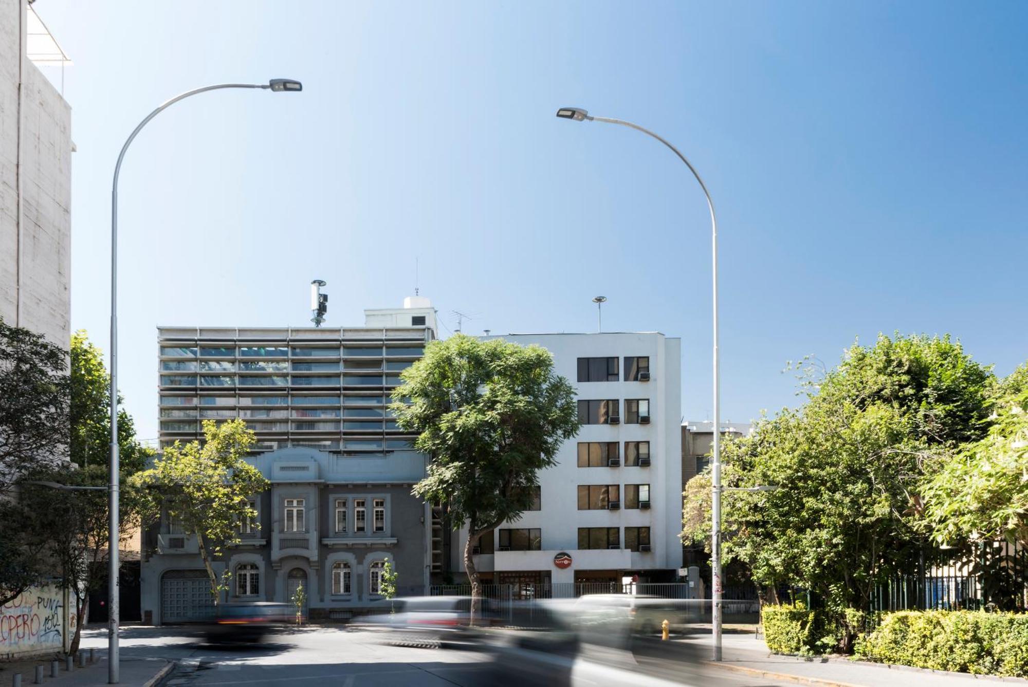 סנטיאגו Hotel Nippon Y Centro De Eventos מראה חיצוני תמונה