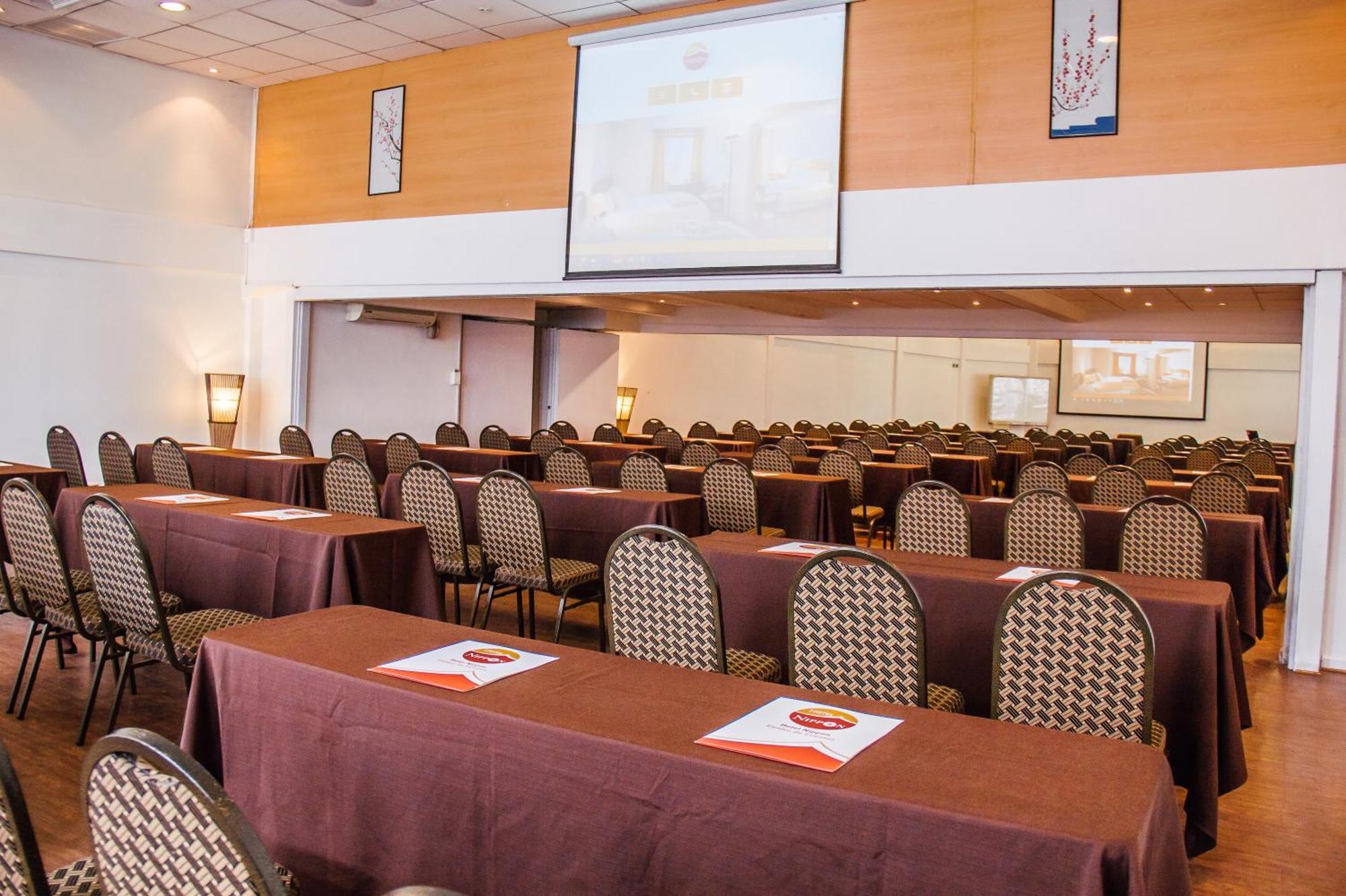 סנטיאגו Hotel Nippon Y Centro De Eventos מראה חיצוני תמונה