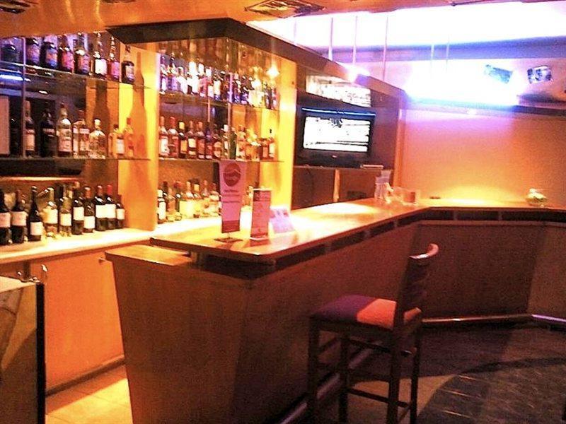 סנטיאגו Hotel Nippon Y Centro De Eventos מראה חיצוני תמונה
