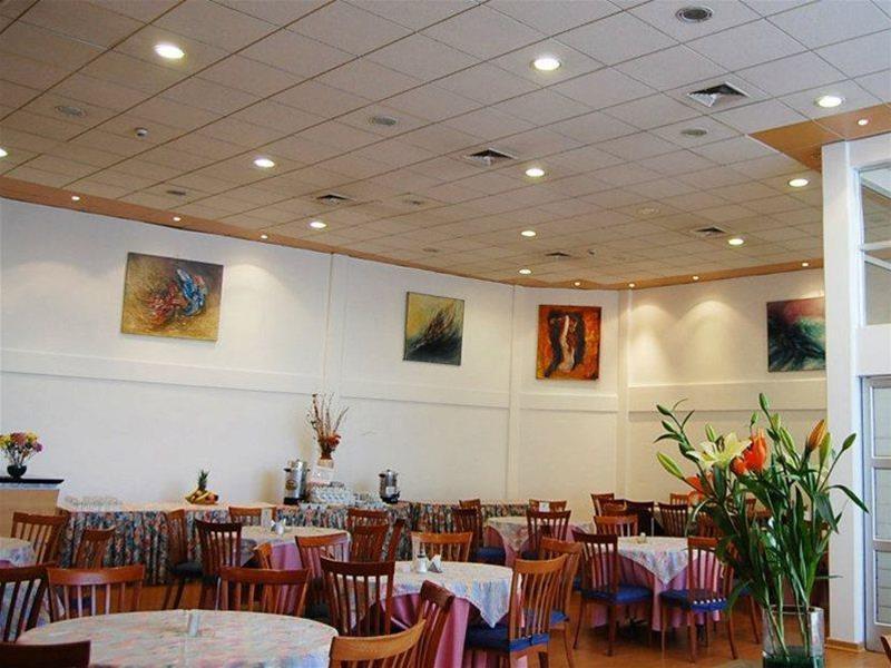 סנטיאגו Hotel Nippon Y Centro De Eventos מראה חיצוני תמונה
